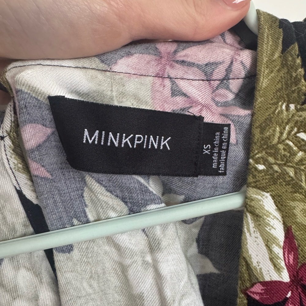 MINKPINK Floral V-Neck Romper 🌸 Size XS EXTRA SMALL 🌸 - Picture 3 of 4